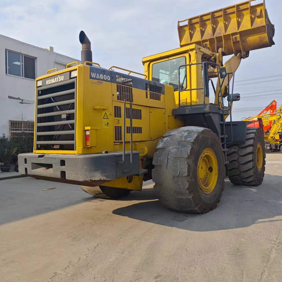 KOMATSU WA600-3 - Cargadora de ruedas: foto 2 KOMATSU WA600-3 - Cargadora de ruedas: foto 2
