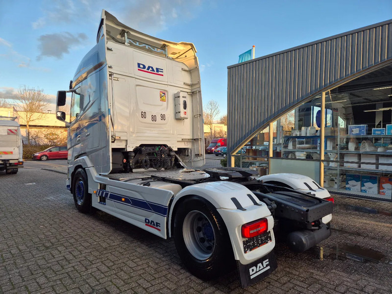 Cabeza tractora DAF XG 530/ 2022/ Retarder/ LED/ Park Airco/ Navi/ Full option: foto 6 Cabeza tractora DAF XG 530/ 2022/ Retarder/ LED/ Park Airco/ Navi/ Full option: foto 6