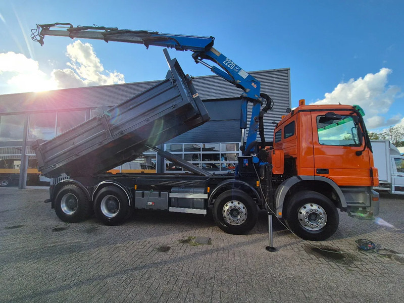 Mercedes-Benz Actros 3241 8X4 Containersysteem/ 20T HMF crane/ Manual - Camión multibasculante, Camión grúa: foto 2 Mercedes-Benz Actros 3241 8X4 Containersysteem/ 20T HMF crane/ Manual - Camión multibasculante, Camión grúa: foto 2