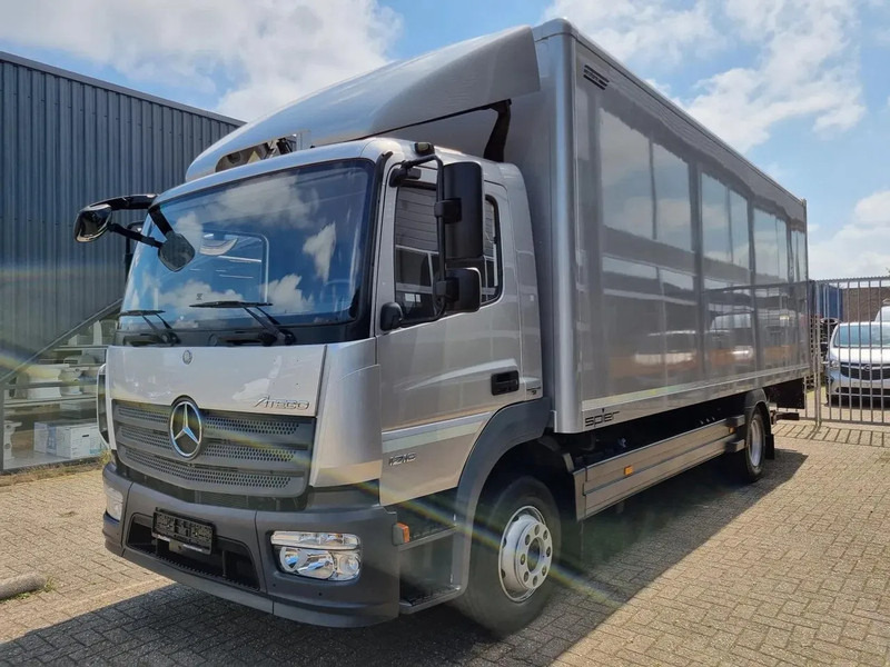 Mercedes-Benz Atego 1218 Koffer/ Ladebordwand/ Airco/ Grau Metallic - Camión caja cerrada: foto 5 Mercedes-Benz Atego 1218 Koffer/ Ladebordwand/ Airco/ Grau Metallic - Camión caja cerrada: foto 5