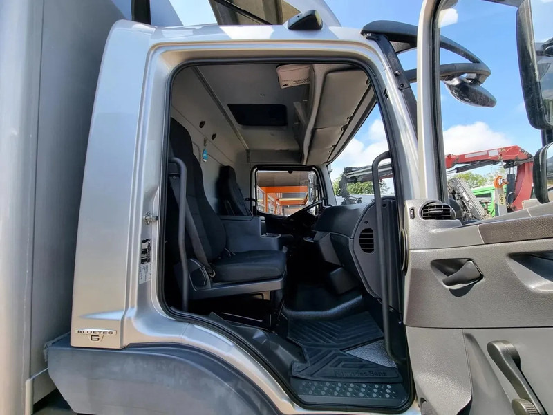 Camión caja cerrada Mercedes-Benz Atego 1218 Koffer/ Ladebordwand/ Airco/ Grau Metallic: foto 8