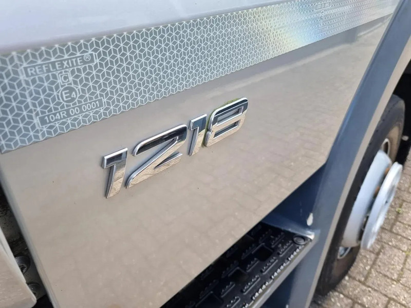 Camión caja cerrada Mercedes-Benz Atego 1218 Koffer/ Ladebordwand/ Airco/ Grau Metallic: foto 13