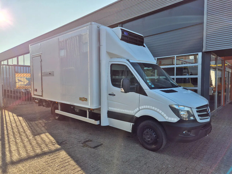 Mercedes-Benz Sprinter 519 CDI 3.0 V6 Koelkoffer LBW 1000 KG Xarios 500 st 230V Chereau Euro 6 - Furgoneta frigorifica: foto 1 Mercedes-Benz Sprinter 519 CDI 3.0 V6 Koelkoffer LBW 1000 KG Xarios 500 st 230V Chereau Euro 6 - Furgoneta frigorifica: foto 1