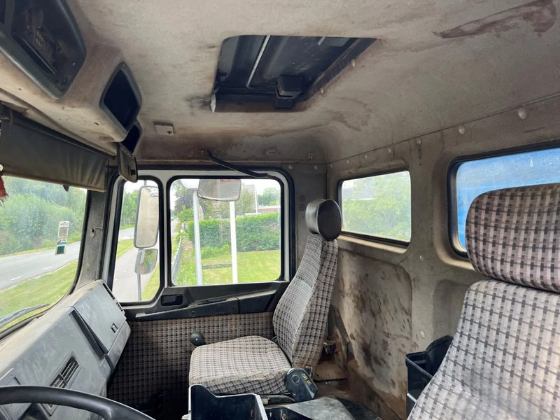 Camión volquete MAN 35.372 35 302 8X6 KIPPER MANUAL ZF GEARBOX FULL STEEL SPRING: foto 19 Camión volquete MAN 35.372 35 302 8X6 KIPPER MANUAL ZF GEARBOX FULL STEEL SPRING: foto 19