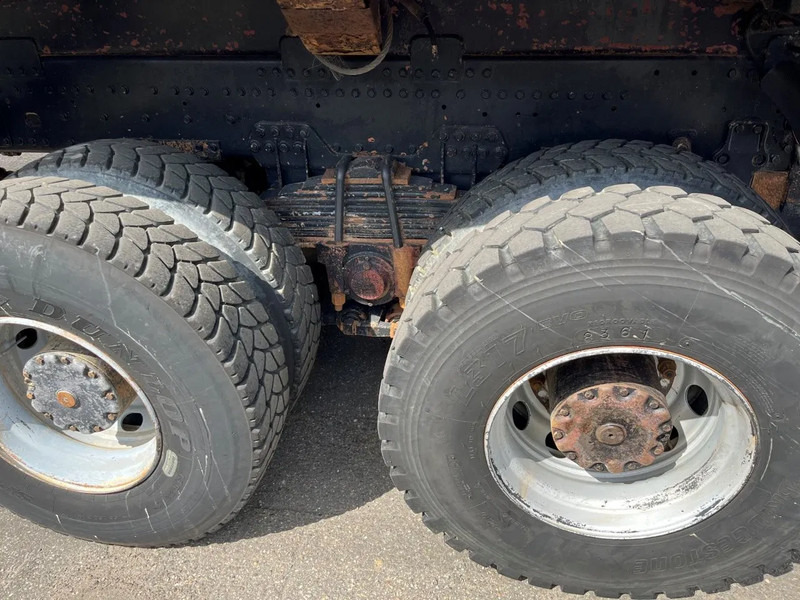 Camión volquete MAN 35.372 35 302 8X6 KIPPER MANUAL ZF GEARBOX FULL STEEL SPRING: foto 12 Camión volquete MAN 35.372 35 302 8X6 KIPPER MANUAL ZF GEARBOX FULL STEEL SPRING: foto 12