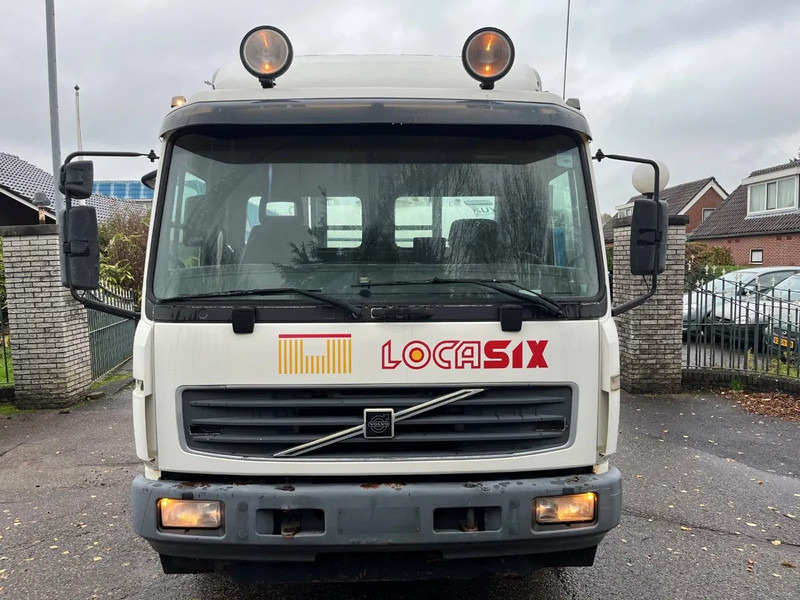 Volvo FL 611 FL6 11 4x2 with TANK, possible to remove the tank - Camión cisterna: foto 2 Volvo FL 611 FL6 11 4x2 with TANK, possible to remove the tank - Camión cisterna: foto 2