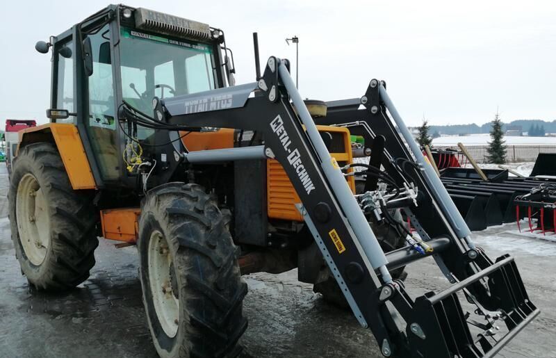Metal-Technik Frontlader für Renault/Front loader/Ładowacz TUR - Cargador frontal para tractor para Camión: foto 1 Metal-Technik Frontlader für Renault/Front loader/Ładowacz TUR - Cargador frontal para tractor para Camión: foto 1