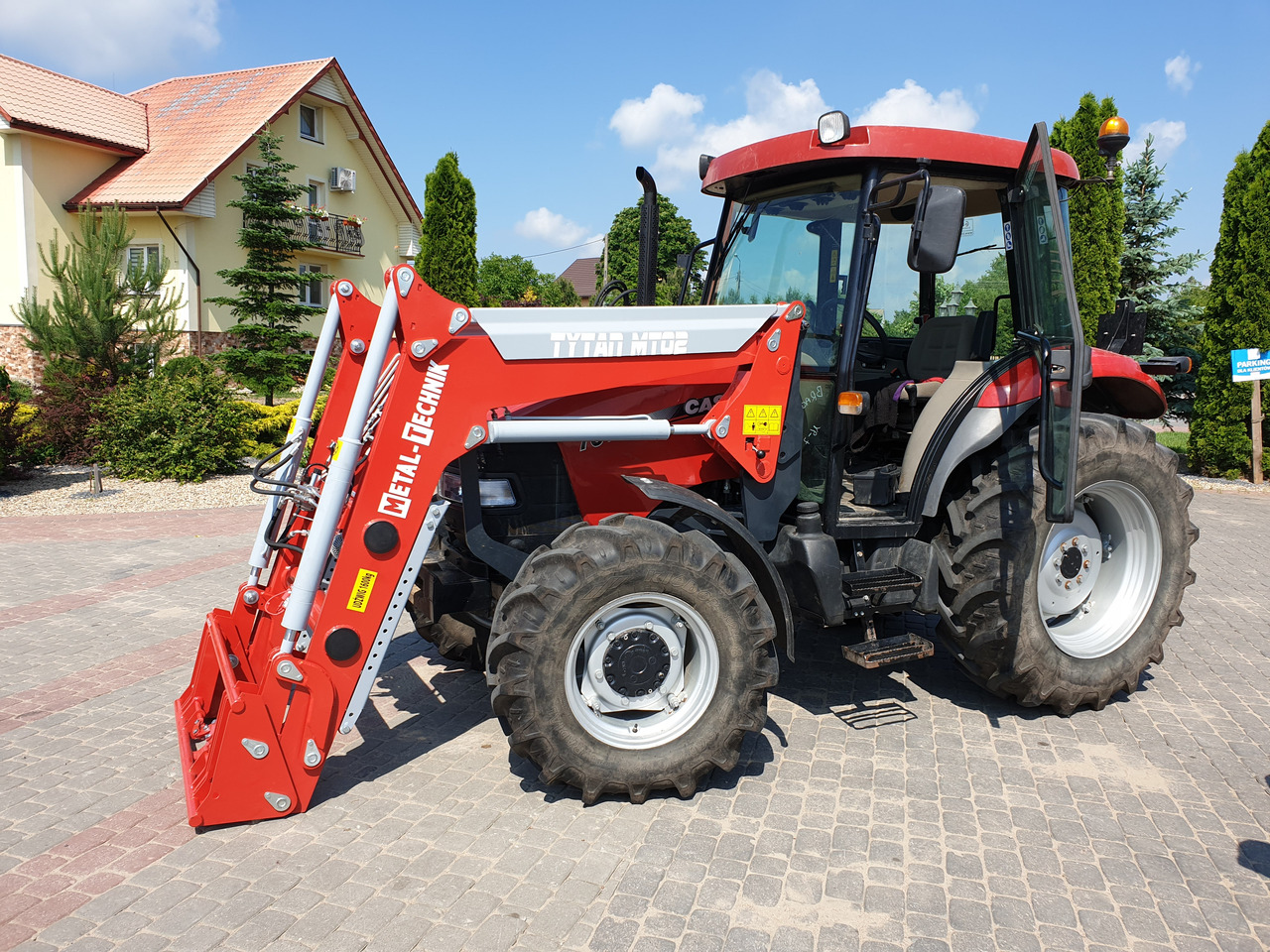 Metal-Technik Ładowacz czołowy do CASE FARMALL - Cargador frontal para tractor para Tractor: foto 5 Metal-Technik Ładowacz czołowy do CASE FARMALL - Cargador frontal para tractor para Tractor: foto 5