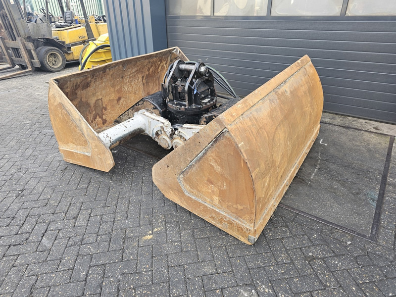 2000l clamshell bucket kinshofer c40hpx zandgrijper - Cuchara de mordazas para Maquinaria de construcción: foto 2 2000l clamshell bucket kinshofer c40hpx zandgrijper - Cuchara de mordazas para Maquinaria de construcción: foto 2