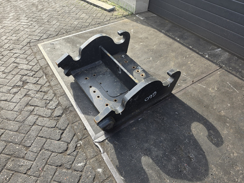 Adaptor plate cw55 caterpillar verachtert hammer crusher plate cw55 caterpillar - Acoplamiento rápido: foto 2 Adaptor plate cw55 caterpillar verachtert hammer crusher plate cw55 caterpillar - Acoplamiento rápido: foto 2