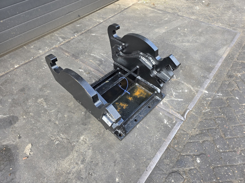 Kopplaat cw40 cw 45 adaptor plate cw45 cw 40 verachtert - Acoplamiento rápido para Maquinaria de construcción: foto 2 Kopplaat cw40 cw 45 adaptor plate cw45 cw 40 verachtert - Acoplamiento rápido para Maquinaria de construcción: foto 2
