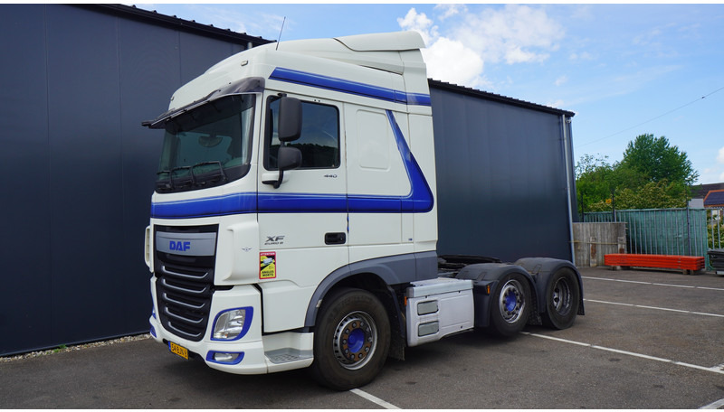 DAF XF 440 6X2 SPACECAB 718.000KM - Cabeza tractora: foto 3 DAF XF 440 6X2 SPACECAB 718.000KM - Cabeza tractora: foto 3