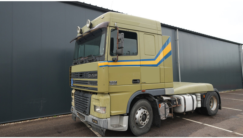 DAF XF 95.430 EURO 3 MANUAL GEARBOX - Cabeza tractora: foto 3 DAF XF 95.430 EURO 3 MANUAL GEARBOX - Cabeza tractora: foto 3