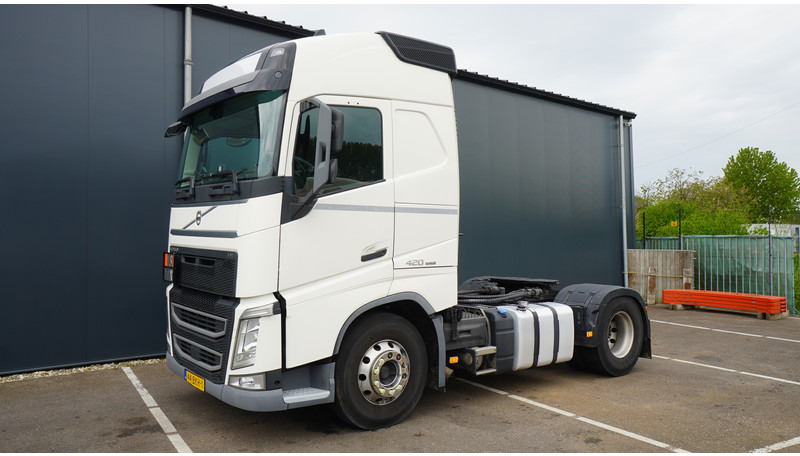 Volvo FH 420 ADR GLOBETROTTER EURO 6 769.000KM COMPRESSOR - Cabeza tractora: foto 3 Volvo FH 420 ADR GLOBETROTTER EURO 6 769.000KM COMPRESSOR - Cabeza tractora: foto 3