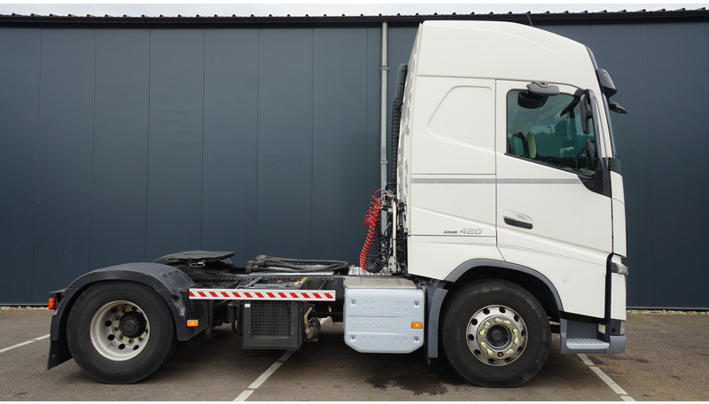 Volvo FH 420 ADR GLOBETROTTER EURO 6 769.000KM COMPRESSOR - Cabeza tractora: foto 2 Volvo FH 420 ADR GLOBETROTTER EURO 6 769.000KM COMPRESSOR - Cabeza tractora: foto 2
