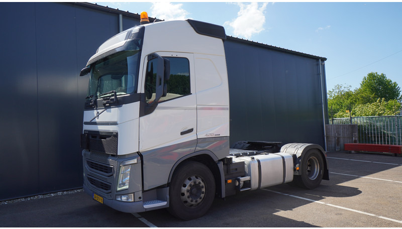 Volvo FH 420 ADR GLOBETROTTER EURO 6 864.000KM - Cabeza tractora: foto 3 Volvo FH 420 ADR GLOBETROTTER EURO 6 864.000KM - Cabeza tractora: foto 3