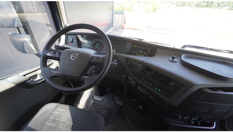 Volvo FH 460 EURO 6 GLOBETROTTER 742.000KM - Cabeza tractora: foto 5 Volvo FH 460 EURO 6 GLOBETROTTER 742.000KM - Cabeza tractora: foto 5