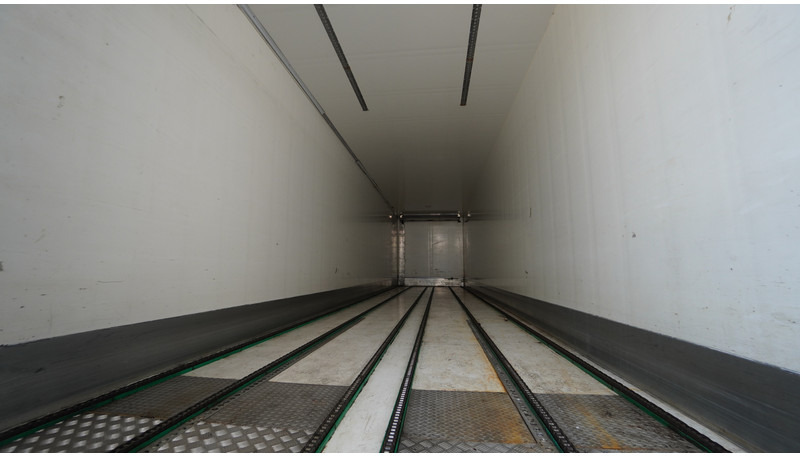 Van Eck 2 AXLE FRIGO CHAIN SYSTEM FLOOR TRAILER - Semirremolque frigorífico: foto 4 Van Eck 2 AXLE FRIGO CHAIN SYSTEM FLOOR TRAILER - Semirremolque frigorífico: foto 4