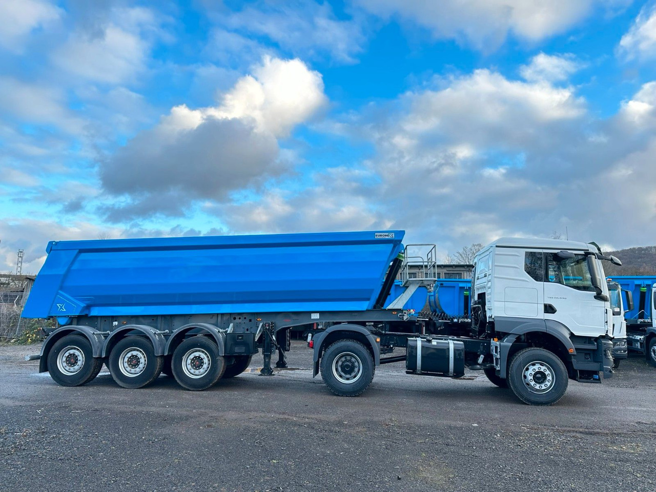 MAN TGS 22.440 4x2 Euro 2 EuromixMTP Kipper 27m³ MAN TGS 22.440 4x2 Euro 2 EuromixMTP Kipper 27m³ - Cabeza tractora: foto 4 MAN TGS 22.440 4x2 Euro 2 EuromixMTP Kipper 27m³ MAN TGS 22.440 4x2 Euro 2 EuromixMTP Kipper 27m³ - Cabeza tractora: foto 4