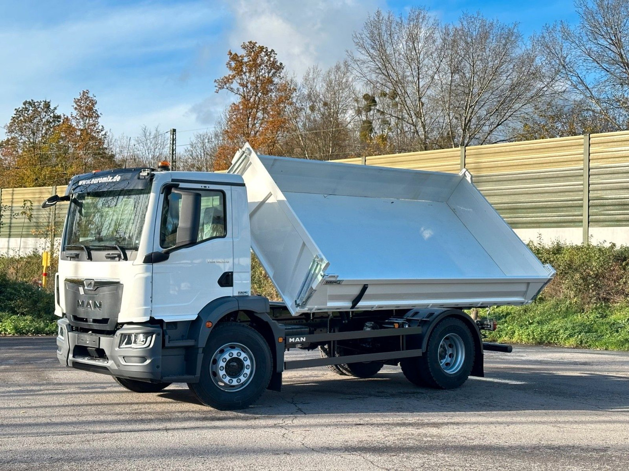 MAN TGM 18.320 4X2 / Euro 6e 3-Seiten-Kipper - Camión volquete: foto 1 MAN TGM 18.320 4X2 / Euro 6e 3-Seiten-Kipper - Camión volquete: foto 1