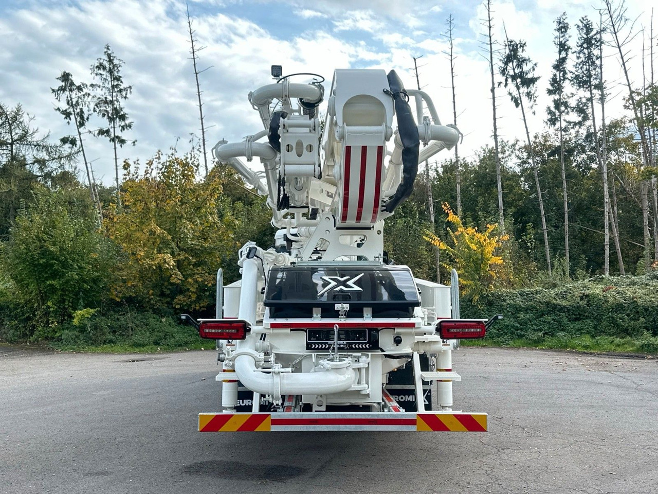 MAN TGS 26.510 6x4 SWAN TSP 38-5 160RZ ( 38m ) - Camión hormigonera: foto 5 MAN TGS 26.510 6x4 SWAN TSP 38-5 160RZ ( 38m ) - Camión hormigonera: foto 5