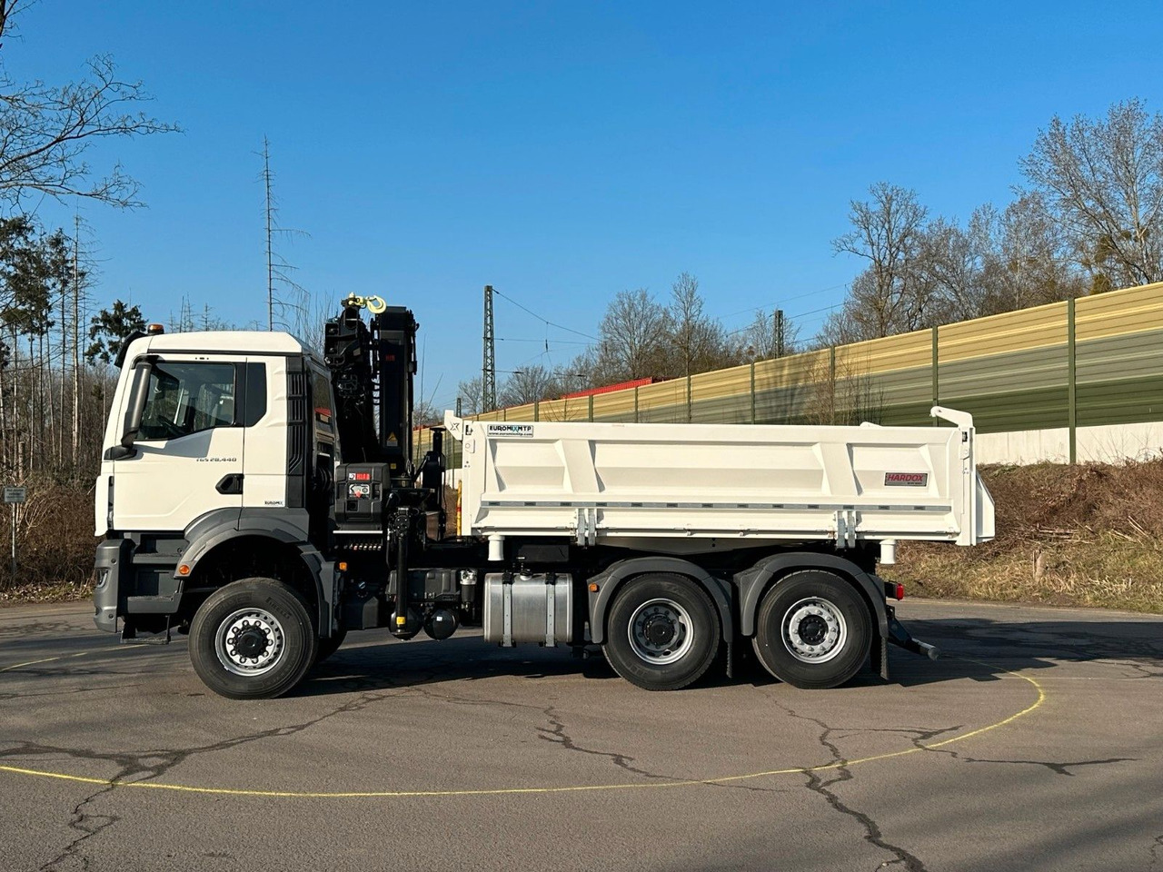 MAN TGS 28.440 6x4-4/3-Seiten- Kipper / Hiab 228-6 - Camión volquete, Camión grúa: foto 3 MAN TGS 28.440 6x4-4/3-Seiten- Kipper / Hiab 228-6 - Camión volquete, Camión grúa: foto 3