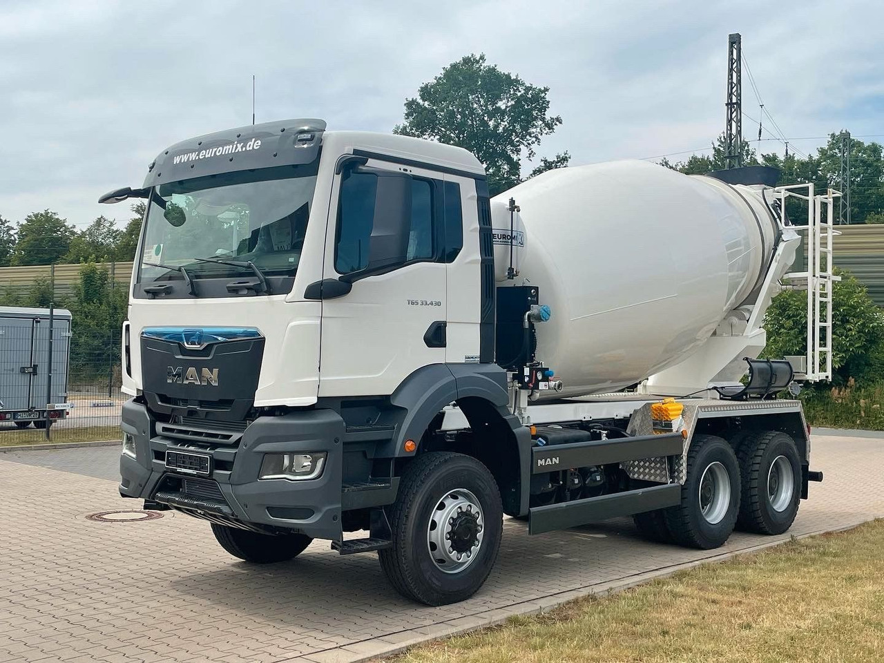 MAN TGS 33.440 / 6X6 Euro6e Euromix MTP EM 7 L - Camión hormigonera: foto 2 MAN TGS 33.440 / 6X6 Euro6e Euromix MTP EM 7 L - Camión hormigonera: foto 2