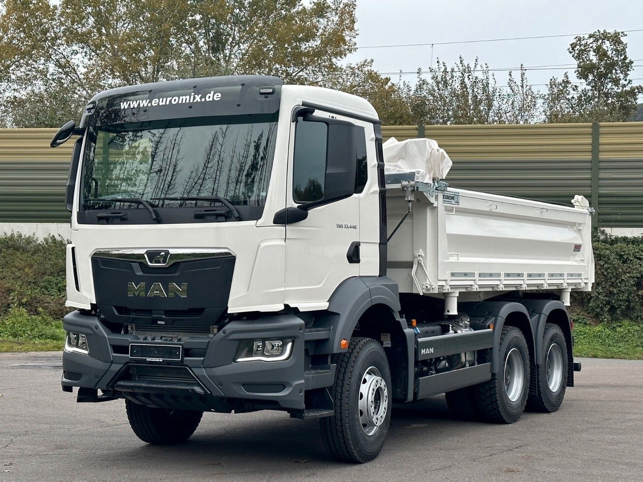 MAN TGS 33.440 6x4 /Euro6 3-Seiten-Kipper EuromixMTP - Camión volquete: foto 2 MAN TGS 33.440 6x4 /Euro6 3-Seiten-Kipper EuromixMTP - Camión volquete: foto 2