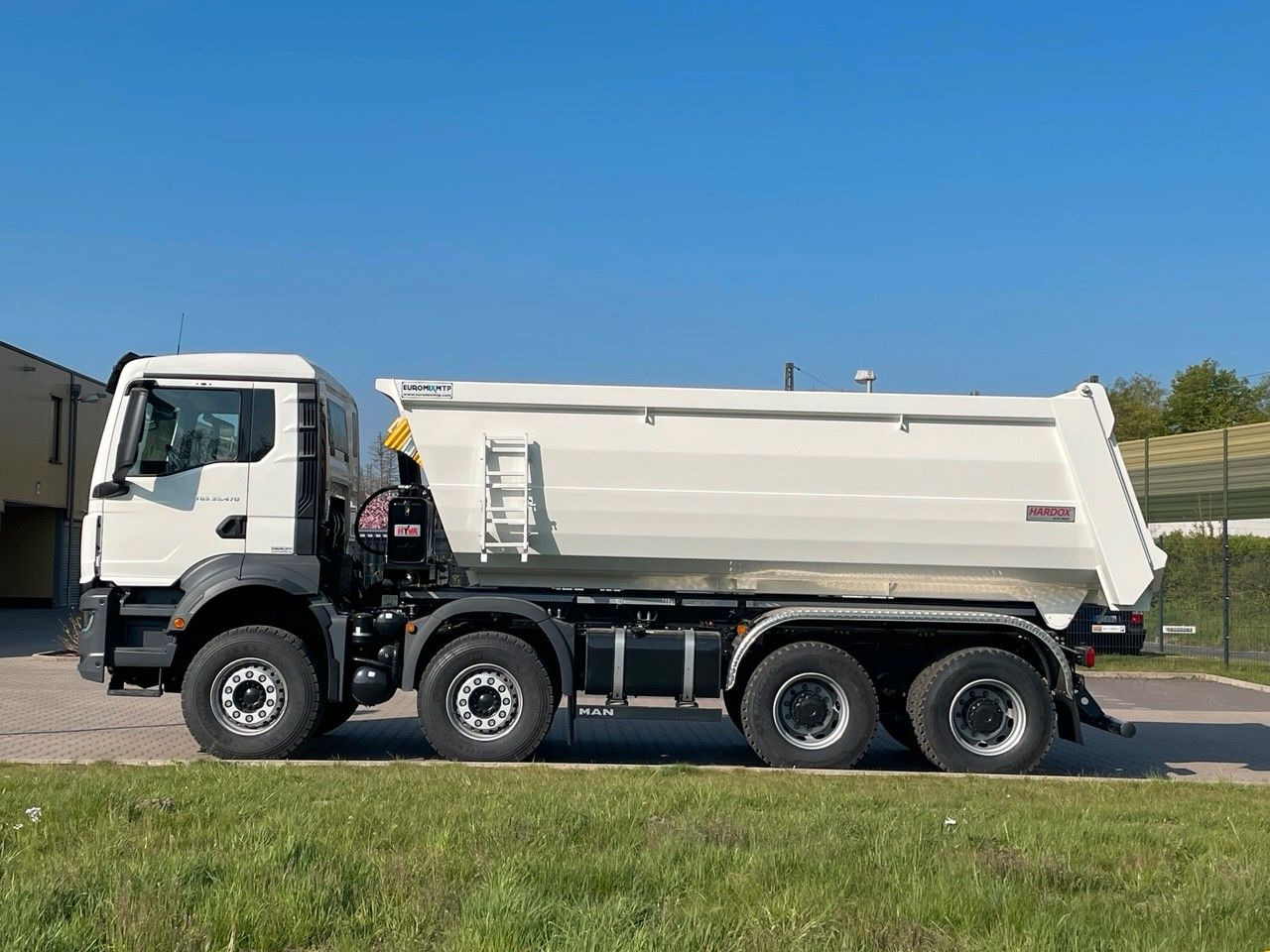 MAN TGS 35.470 BB 8X4 Mulden Kipper 10X Vorhanden - Camión volquete: foto 5 MAN TGS 35.470 BB 8X4 Mulden Kipper 10X Vorhanden - Camión volquete: foto 5