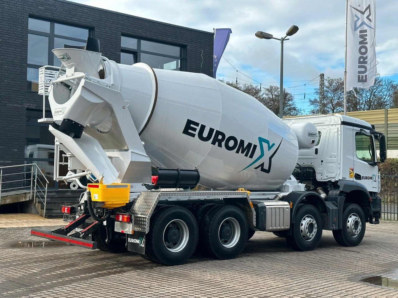 Leasing para  Mercedes-Benz Arocs  5  3540 8x4 EURO 6e EuromixMTP EM 9  L Mercedes-Benz Arocs  5  3540 8x4 EURO 6e EuromixMTP EM 9  L: foto 7