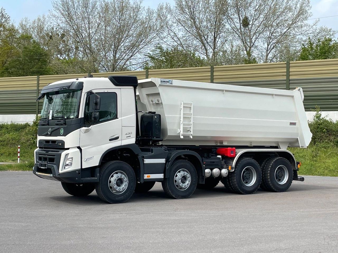 Volvo FMX 460 8x4 EuromixMTP EMK 20m³ Mulden Kipper - Camión volquete: foto 2 Volvo FMX 460 8x4 EuromixMTP EMK 20m³ Mulden Kipper - Camión volquete: foto 2