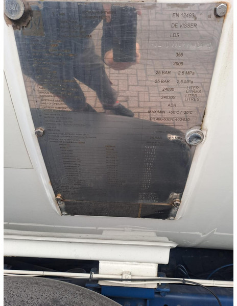 Camión cisterna DAF FAN CF75. 6x2 -24030 Liter Gas tank truck ID 2.166 Rootselaar, flowmeter, pump, sunroof on tank: foto 13 Camión cisterna DAF FAN CF75. 6x2 -24030 Liter Gas tank truck ID 2.166 Rootselaar, flowmeter, pump, sunroof on tank: foto 13