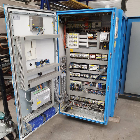 ZIEGLER Generator, WKK, M.A.N. motor (E0834) 50 KW electric/ 80KW thermic 1500 RPM 4 cylinders Sound muted - Recambio para Camión: foto 2 ZIEGLER Generator, WKK, M.A.N. motor (E0834) 50 KW electric/ 80KW thermic 1500 RPM 4 cylinders Sound muted - Recambio para Camión: foto 2