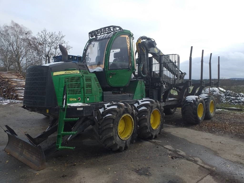 John Deere 1510 E - Autocargador: foto 1 John Deere 1510 E - Autocargador: foto 1