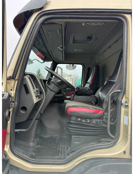 Camión caja abierta, Camión grúa Volvo FM 11.330 4x2, Flatbed-truck with 18t/m Crane, 2014: foto 16 Camión caja abierta, Camión grúa Volvo FM 11.330 4x2, Flatbed-truck with 18t/m Crane, 2014: foto 16