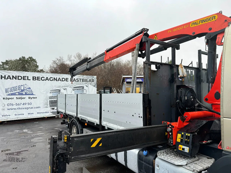 Camión caja abierta, Camión grúa Volvo FM 11.330 4x2, Flatbed-truck with 18t/m Crane, 2014: foto 13 Camión caja abierta, Camión grúa Volvo FM 11.330 4x2, Flatbed-truck with 18t/m Crane, 2014: foto 13