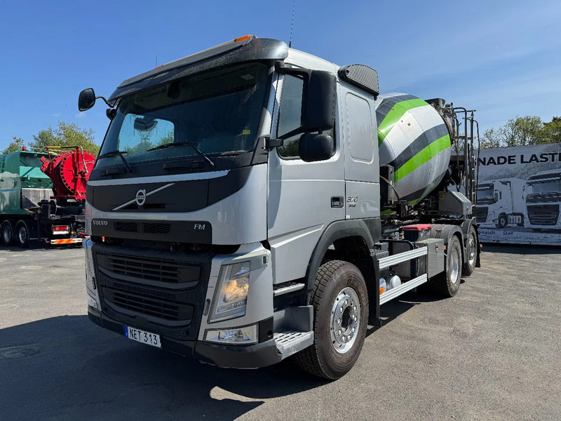 Volvo FM 370 6x2*4, 8m3 Mixer with Hyrdaul.-slide, 2016 - Camión hormigonera: foto 3 Volvo FM 370 6x2*4, 8m3 Mixer with Hyrdaul.-slide, 2016 - Camión hormigonera: foto 3