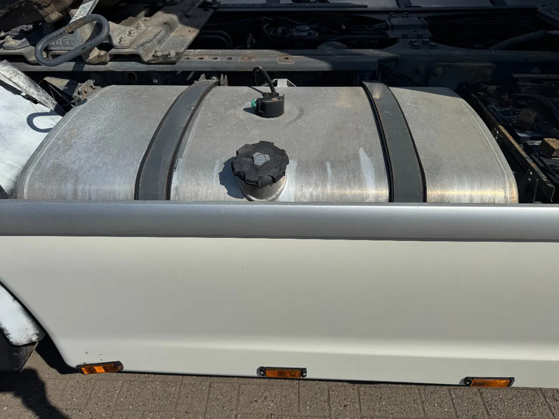 DAF XF 105.460 **EURO 5-RETARDER** - Cabeza tractora: foto 4 DAF XF 105.460 **EURO 5-RETARDER** - Cabeza tractora: foto 4