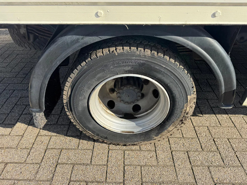 MAN 8.163 **BELGIAN TRUCK-FULL STEEL SUSPENSION** - Camión caja cerrada: foto 4 MAN 8.163 **BELGIAN TRUCK-FULL STEEL SUSPENSION** - Camión caja cerrada: foto 4