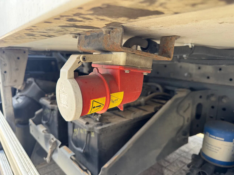 Camión frigorífico Mercedes-Benz Antos 1827 **BLUETEC 6-FRENCH TRUCK-8,70L BOX**: foto 17