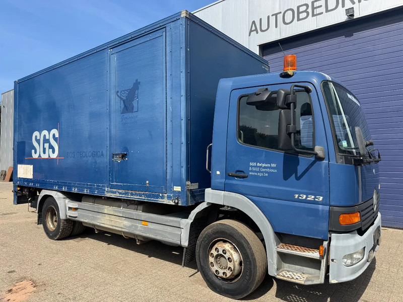 Mercedes-Benz Atego 1323 - Camión caja cerrada: foto 3 Mercedes-Benz Atego 1323 - Camión caja cerrada: foto 3