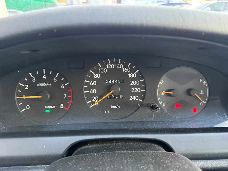 Sedan Toyota Carina E **1600XLI-VERRY CLEAN**: foto 10