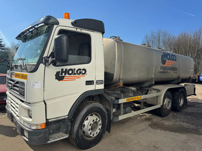 Volvo FM 10 **WATERTANK-BELGIAN TRUCK** - Camión cisterna: foto 1 Volvo FM 10 **WATERTANK-BELGIAN TRUCK** - Camión cisterna: foto 1