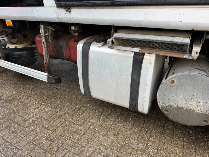 Volvo FM 9 **FRENCH TRUCK-FRIGO-COLDROOM** - Camión frigorífico: foto 5 Volvo FM 9 **FRENCH TRUCK-FRIGO-COLDROOM** - Camión frigorífico: foto 5