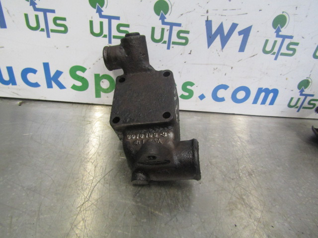 CUMMINS M11 THERMOSTAT HOUSING P/NO 3076793-3 - Motor y piezas para Camión: foto 1 CUMMINS M11 THERMOSTAT HOUSING P/NO 3076793-3 - Motor y piezas para Camión: foto 1