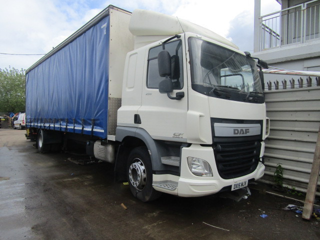 DAF CF 65 250 MANUAL 2015 BREAKING FOR SPARES - Camión: foto 2 DAF CF 65 250 MANUAL 2015 BREAKING FOR SPARES - Camión: foto 2