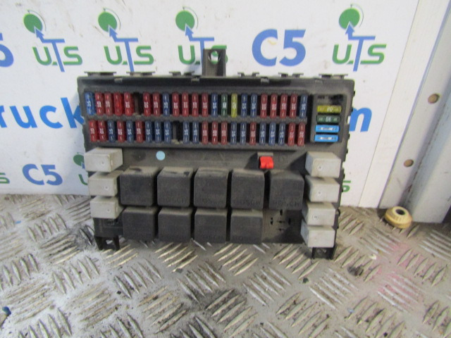 DAF CF 85 FUSE BOARD P/NO 1452112/518685102/01 - Sistema eléctrico para Camión: foto 1 DAF CF 85 FUSE BOARD P/NO 1452112/518685102/01 - Sistema eléctrico para Camión: foto 1