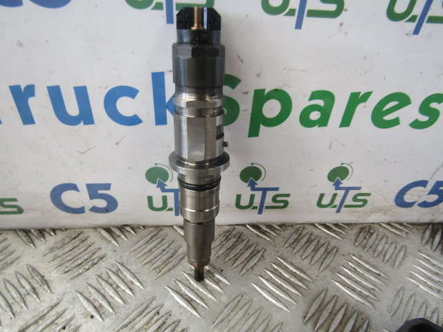 DAF LF 45 EURO 5 INJECTORS (4) COMPLETE WITH PENCILS AND CLAMPS - Sistema de combustible para Camión: foto 2 DAF LF 45 EURO 5 INJECTORS (4) COMPLETE WITH PENCILS AND CLAMPS - Sistema de combustible para Camión: foto 2