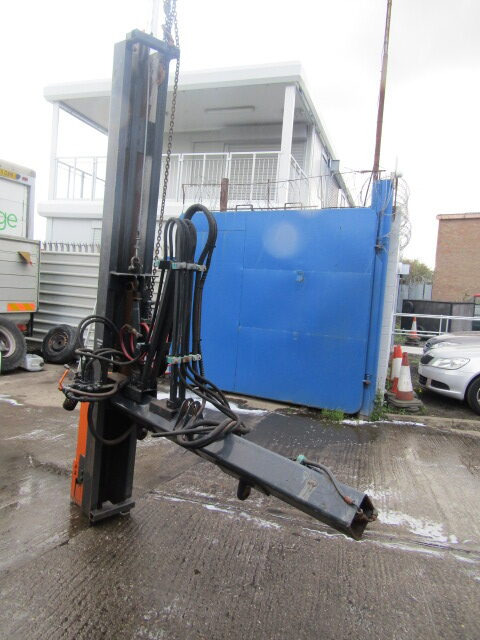GAYK VR120 BARRIER DRIVE HAMMER - Implemento para Vehículo municipal: foto 3 GAYK VR120 BARRIER DRIVE HAMMER - Implemento para Vehículo municipal: foto 3