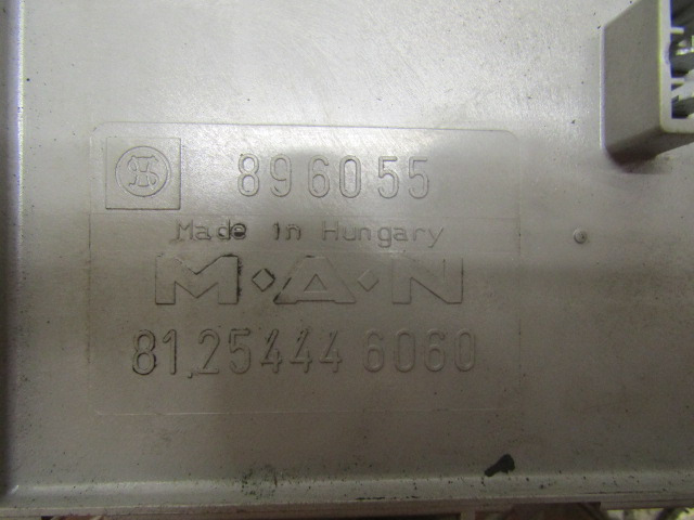 MAN TGA FUSEBOARD P/NO 81.25444.6060 - Sistema eléctrico para Camión: foto 2 MAN TGA FUSEBOARD P/NO 81.25444.6060 - Sistema eléctrico para Camión: foto 2